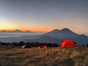 7 rekomendasi camping ground di pulau jawa: Gunung Prau